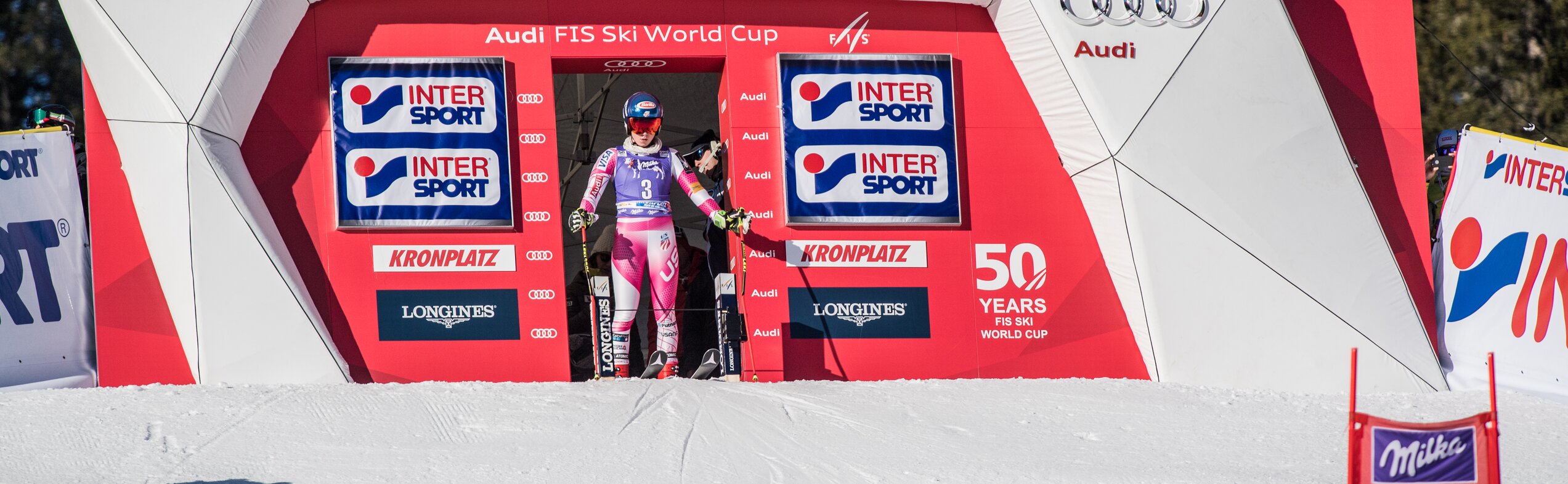 Eine Skirennläuferin im Starthaus kurz dem Rennstart. | © Harald Wisthaler